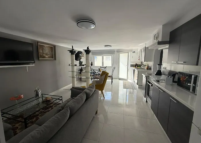 Type 3 Apartment El Tosalet